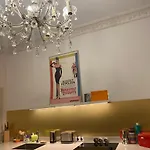 Vorhang Auf! Daire Berlin